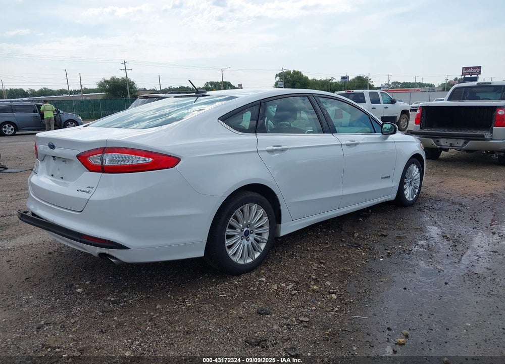 2016 FORD FUSION VIN: 3FA6P0LU4GR143943