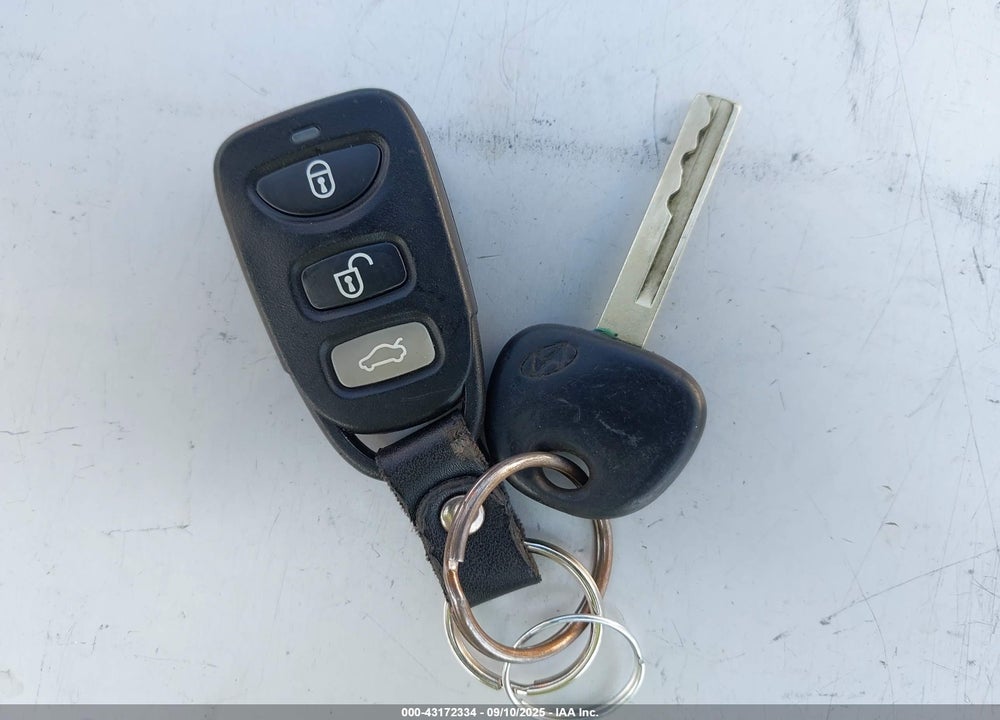 2012 HYUNDAI ACCENT VIN: KMHCU4AE3CU096931