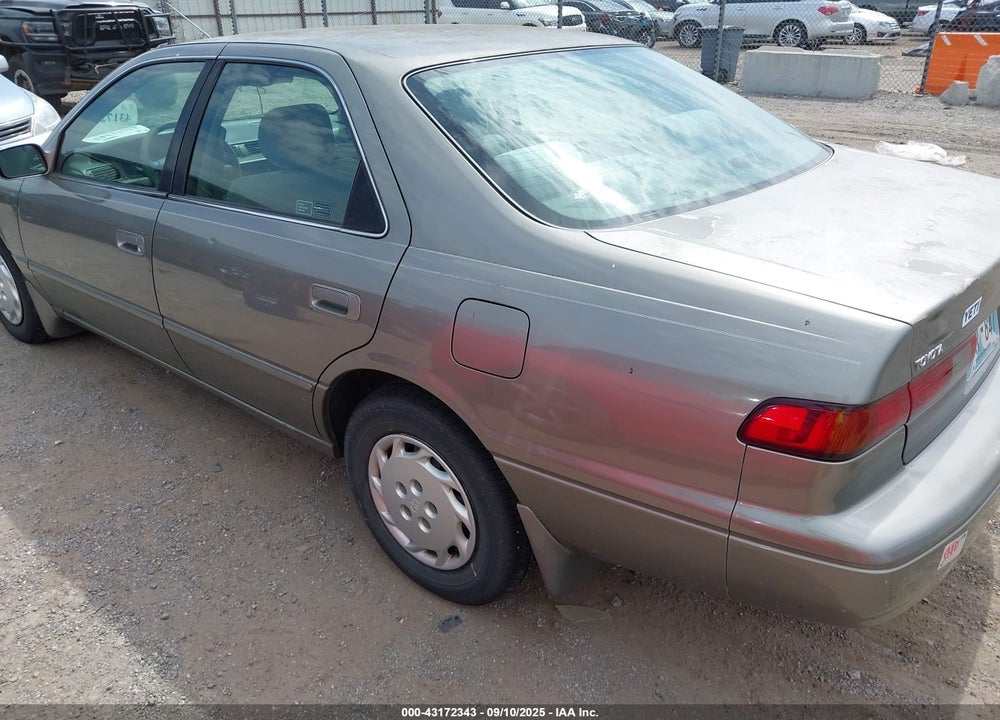 1998 TOYOTA CAMRY LE VIN: JT2BG22K0W0147127