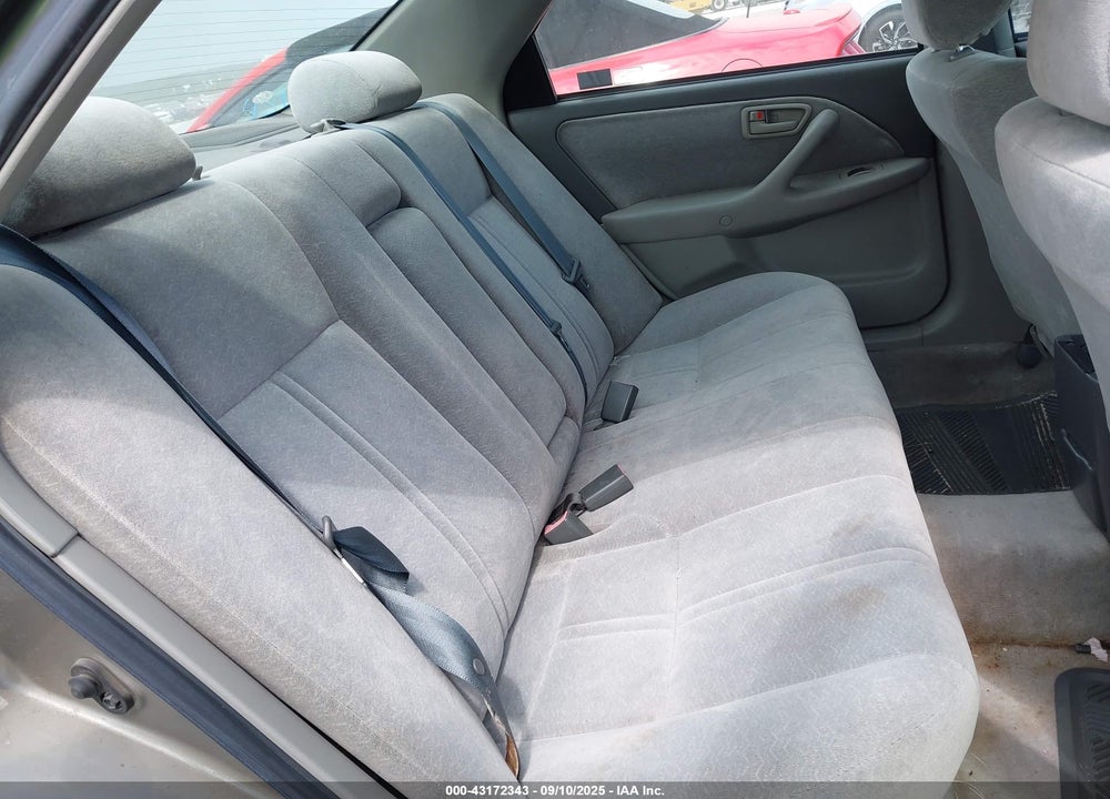1998 TOYOTA CAMRY LE VIN: JT2BG22K0W0147127