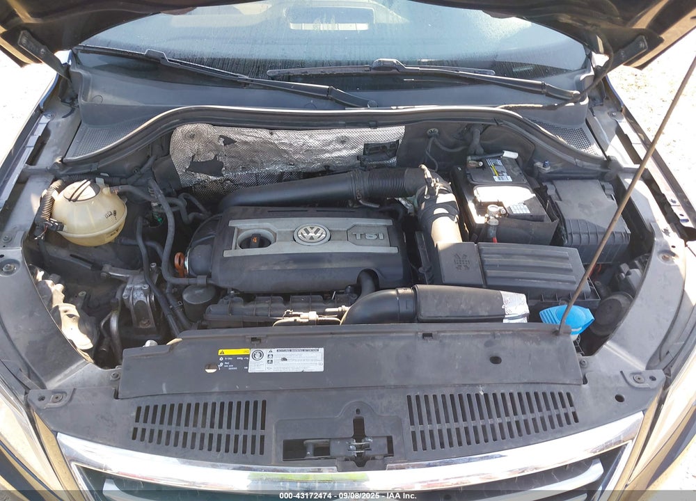 2011 VOLKSWAGEN TIGUAN VIN: WVGBV7AX0BW537249