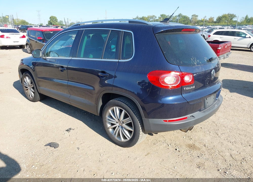 2011 VOLKSWAGEN TIGUAN VIN: WVGBV7AX0BW537249
