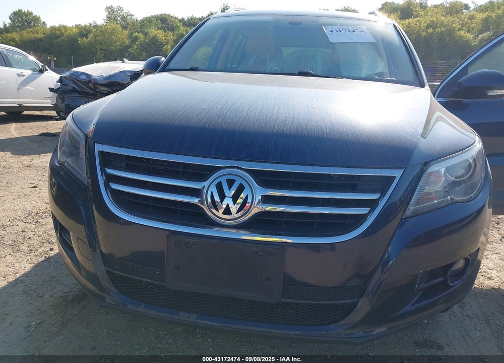 2011 VOLKSWAGEN TIGUAN VIN: WVGBV7AX0BW537249