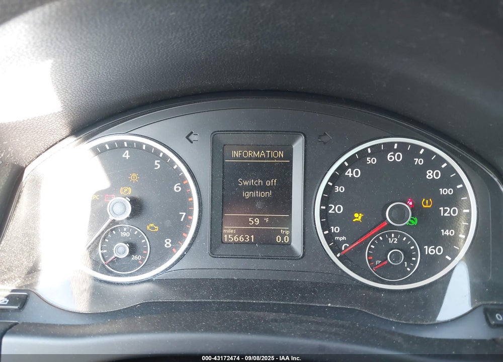 2011 VOLKSWAGEN TIGUAN VIN: WVGBV7AX0BW537249