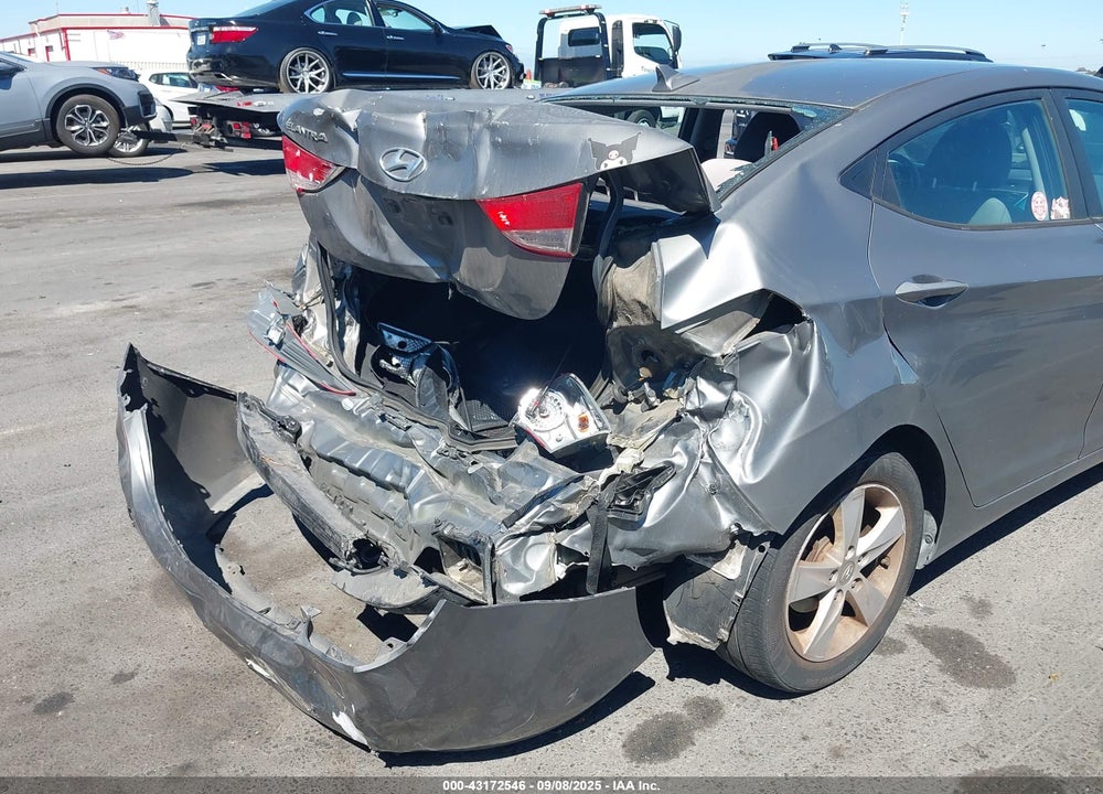 2013 HYUNDAI ELANTRA VIN: 5NPDH4AE6DH342671
