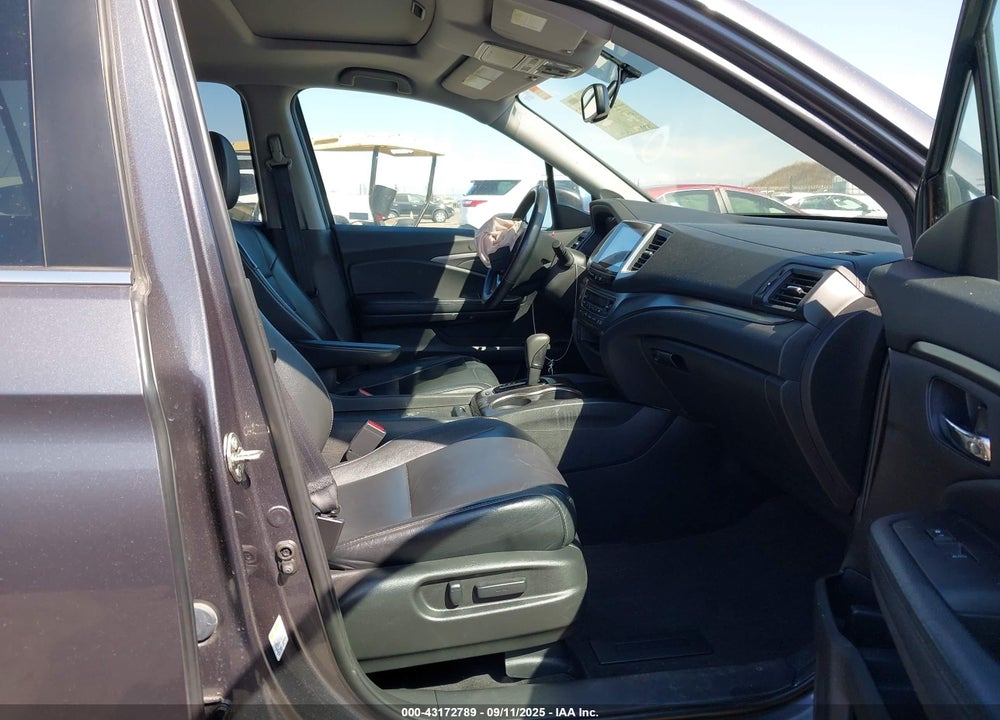 2016 HONDA PILOT VIN: 5FNYF6H53GB047281