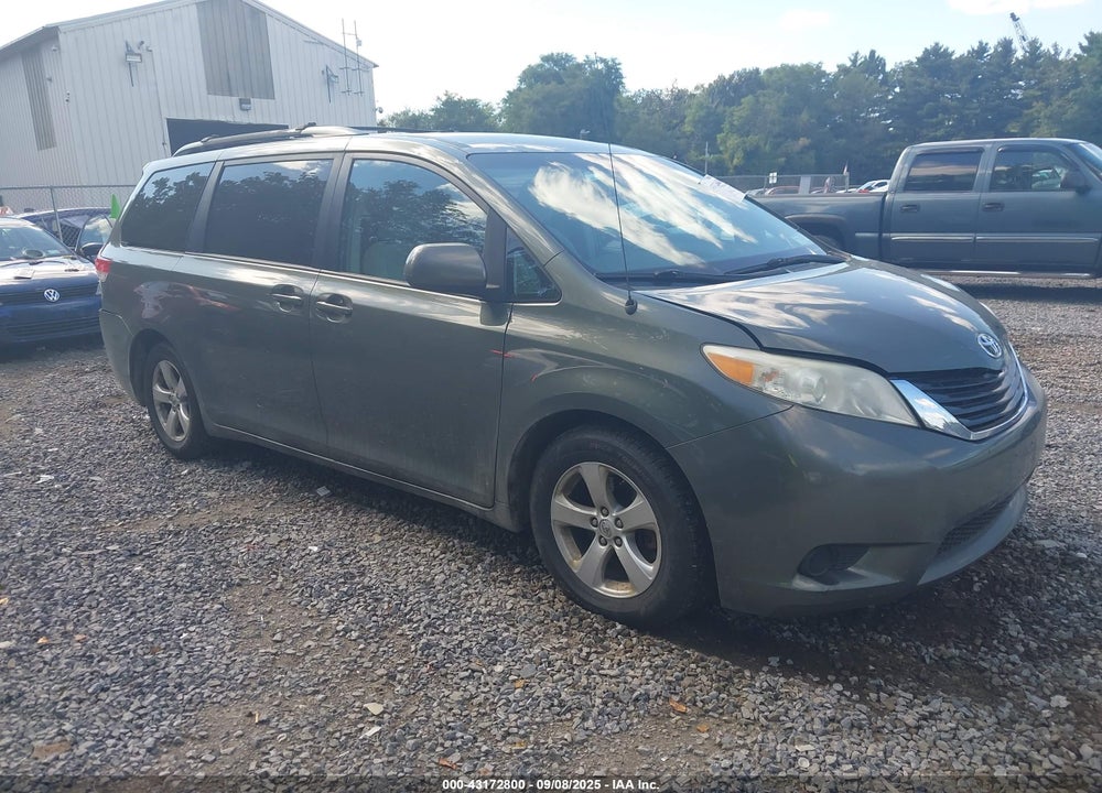 2014 TOYOTA SIENNA LE V6 8 PASSENGER VIN: 5TDKK3DC0ES414876