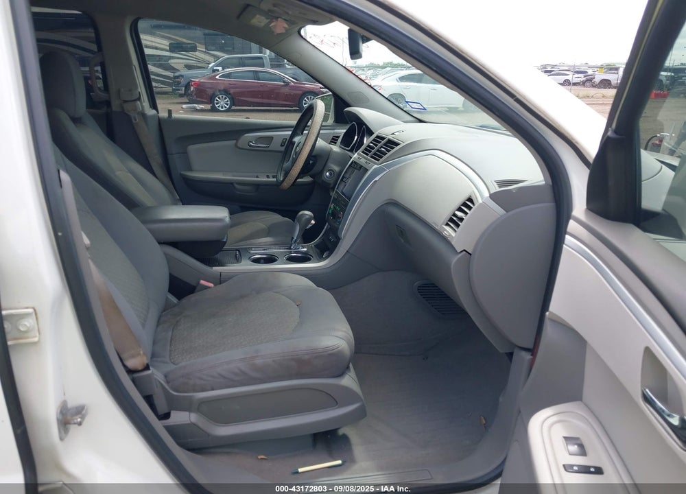 2011 CHEVROLET TRAVERSE VIN: 1GNKVJED2BJ368292