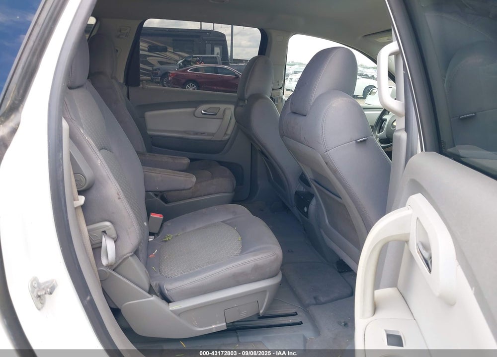 2011 CHEVROLET TRAVERSE VIN: 1GNKVJED2BJ368292
