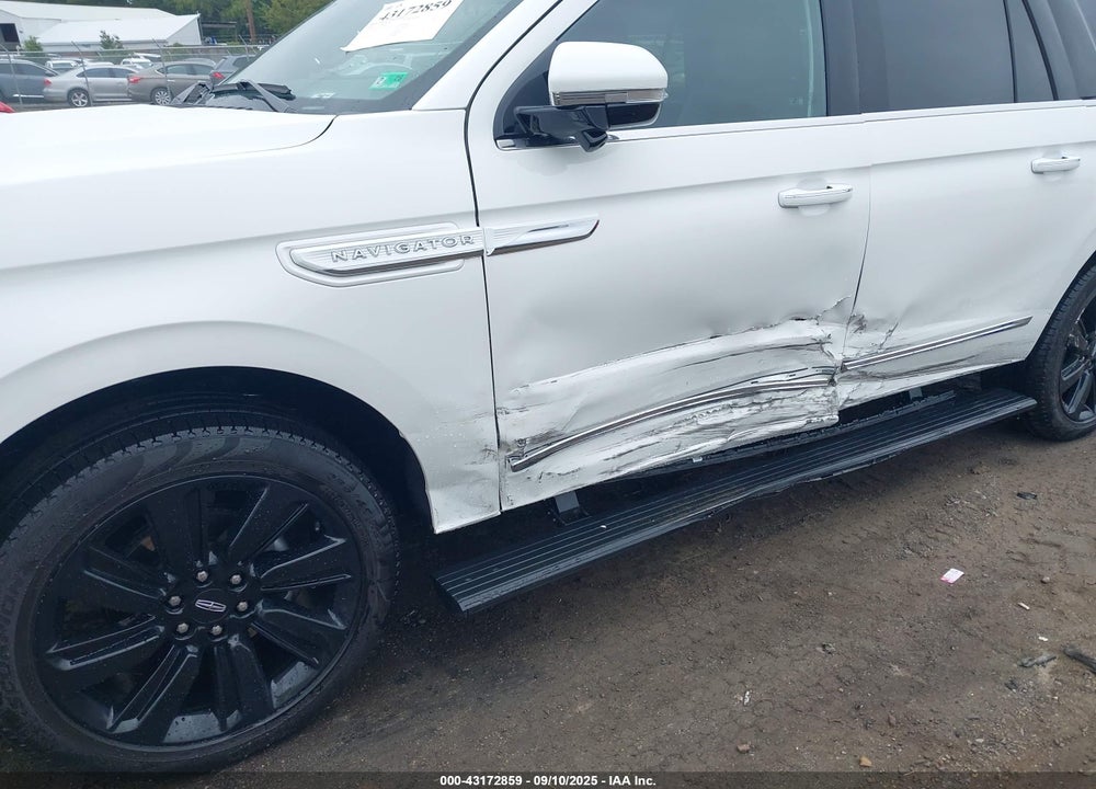 2023 LINCOLN NAVIGATOR RESERVE L VIN: 5LMJJ3LG1PEL00485