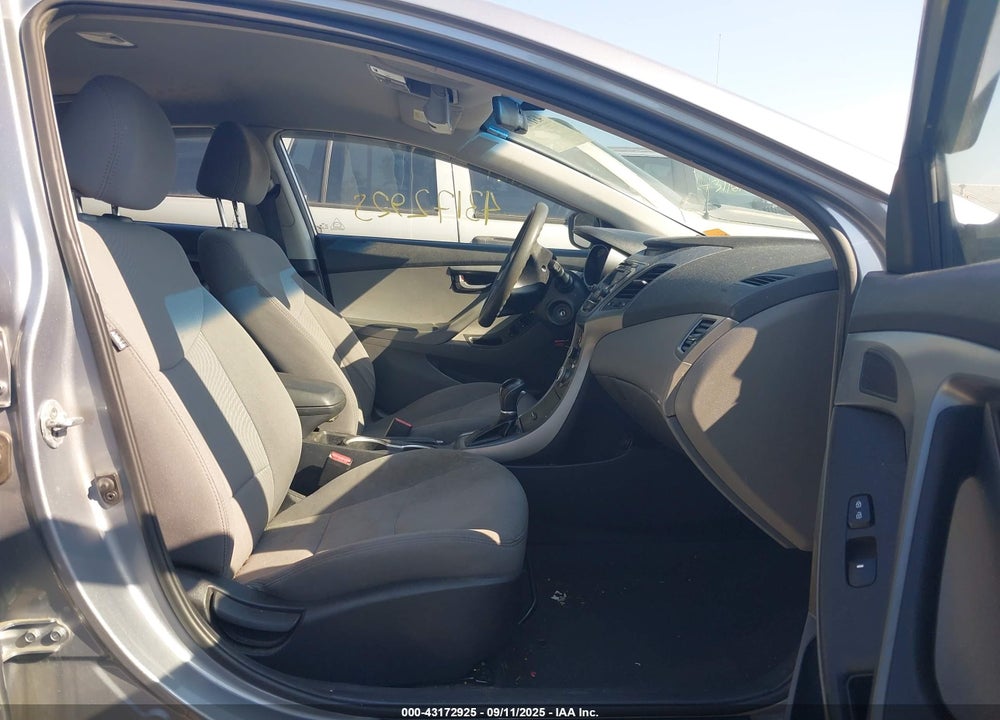 2016 HYUNDAI ELANTRA SE VIN: 5NPDH4AE6GH677370