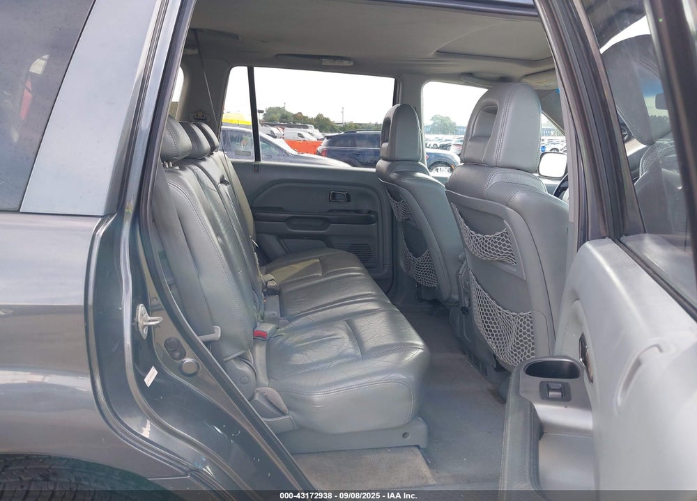 2005 HONDA PILOT VIN: 2HKYF18565H525131
