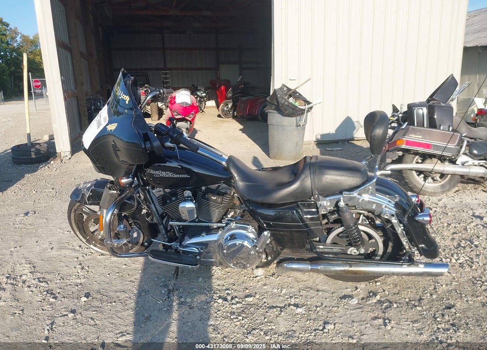 2015 HARLEY-DAVIDSON FLHXS STREET GLIDE SPECIAL VIN: 1HD1KRM19FB614420