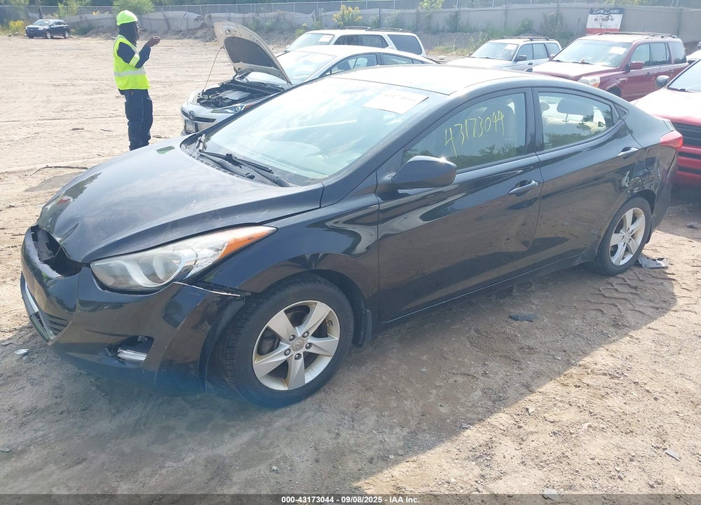 2013 HYUNDAI ELANTRA VIN: KMHDH4AE2DU928415
