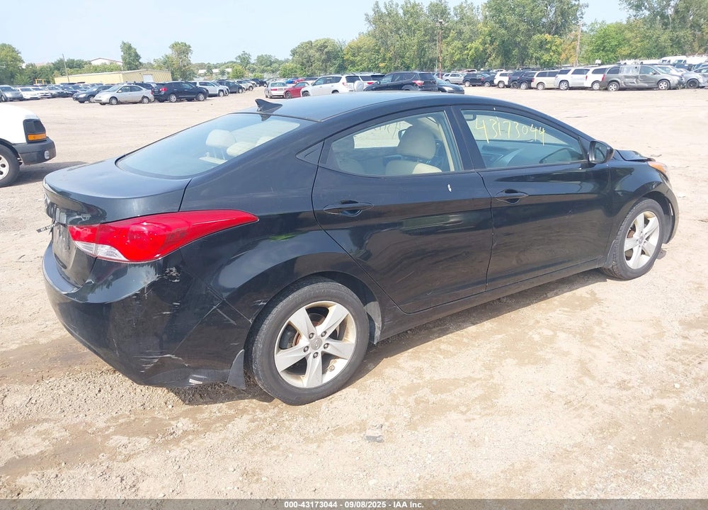 2013 HYUNDAI ELANTRA VIN: KMHDH4AE2DU928415