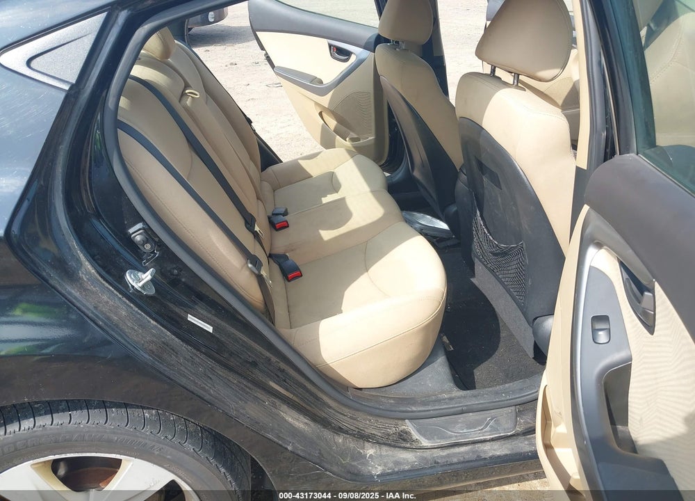 2013 HYUNDAI ELANTRA VIN: KMHDH4AE2DU928415