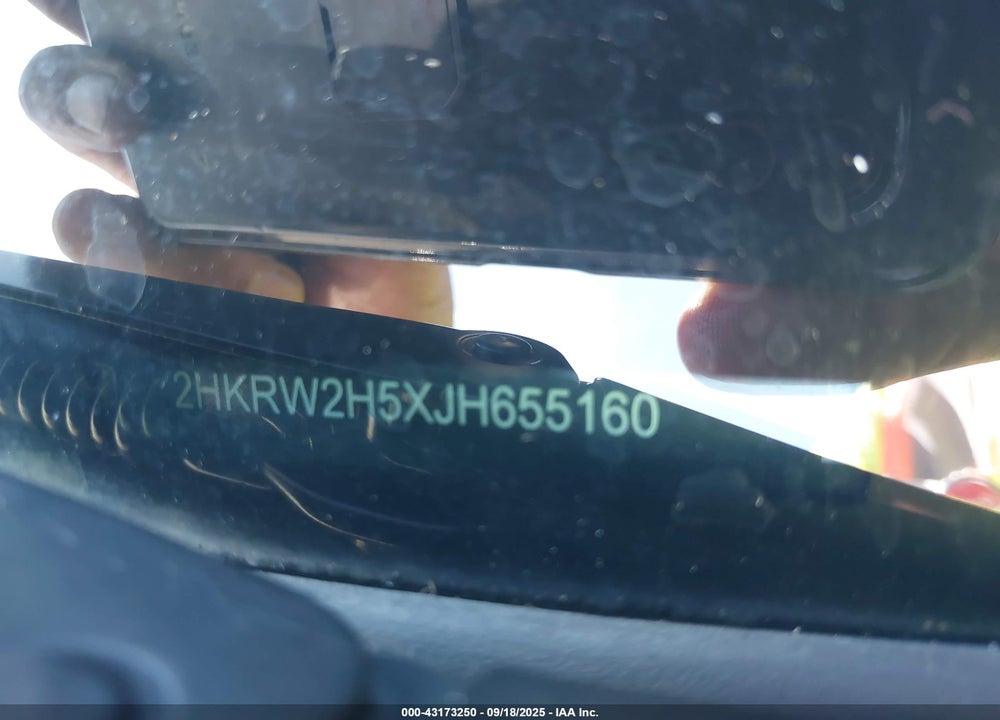 2018 HONDA CR-V VIN: 2HKRW2H5XJH655160