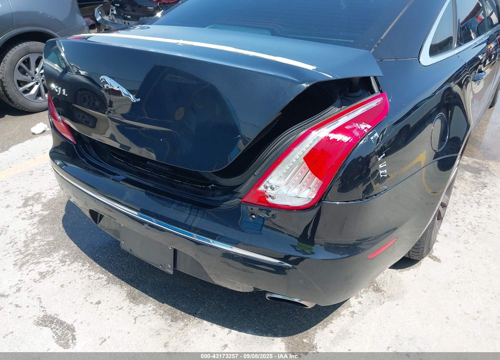 2011 JAGUAR XJ XJL VIN: SAJWA2GBXBLV15651