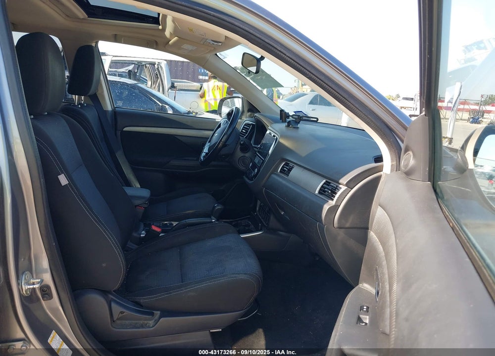 2017 MITSUBISHI OUTLANDER VIN: JA4AD3A38HZ058670