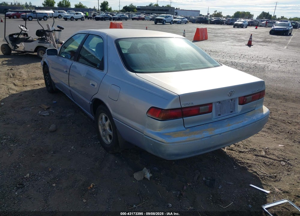 1998 TOYOTA CAMRY LE VIN: JT2BG28K5W0185167