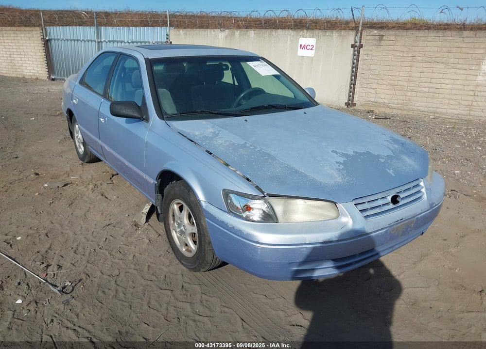 1998 TOYOTA CAMRY LE VIN: JT2BG28K5W0185167