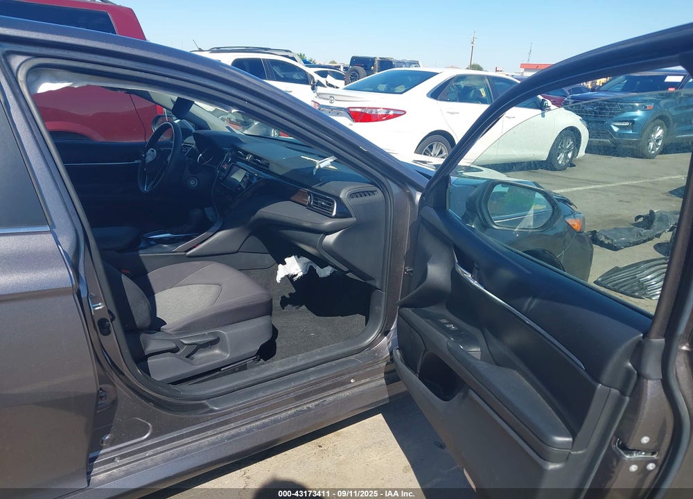 2019 TOYOTA CAMRY VIN: 4T1B11HK9KU685804