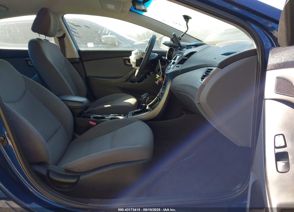 2015 HYUNDAI ELANTRA VIN: 5NPDH4AE1FH651435