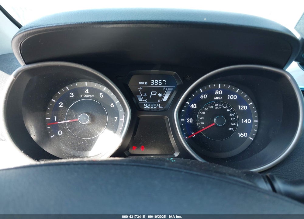 2015 HYUNDAI ELANTRA VIN: 5NPDH4AE1FH651435