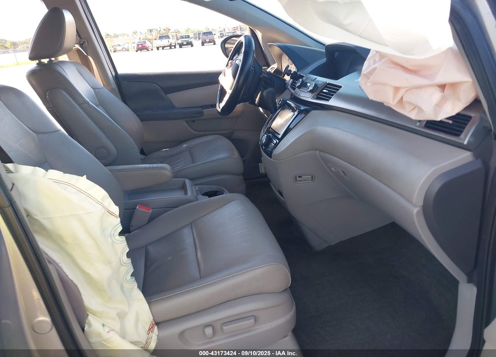 2016 HONDA ODYSSEY VIN: 5FNRL5H61GB117599