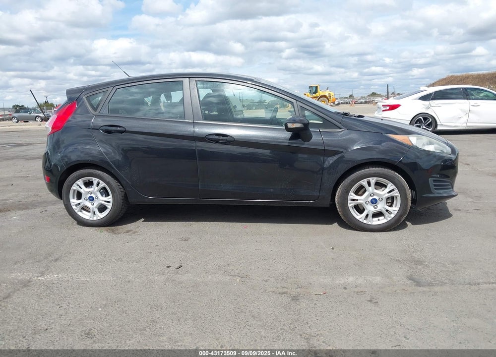 2015 FORD FIESTA VIN: 3FADP4EJXFM208145