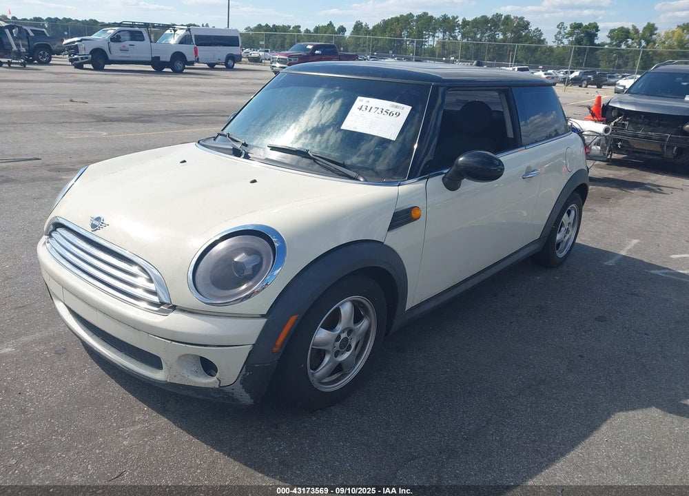 2009 MINI COOPER VIN: WMWMF33549TT68408