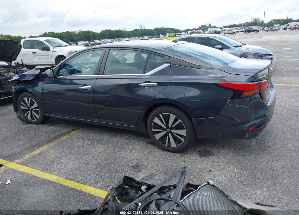 2022 NISSAN ALTIMA SV FWD VIN: 1N4BL4DV7NN353221