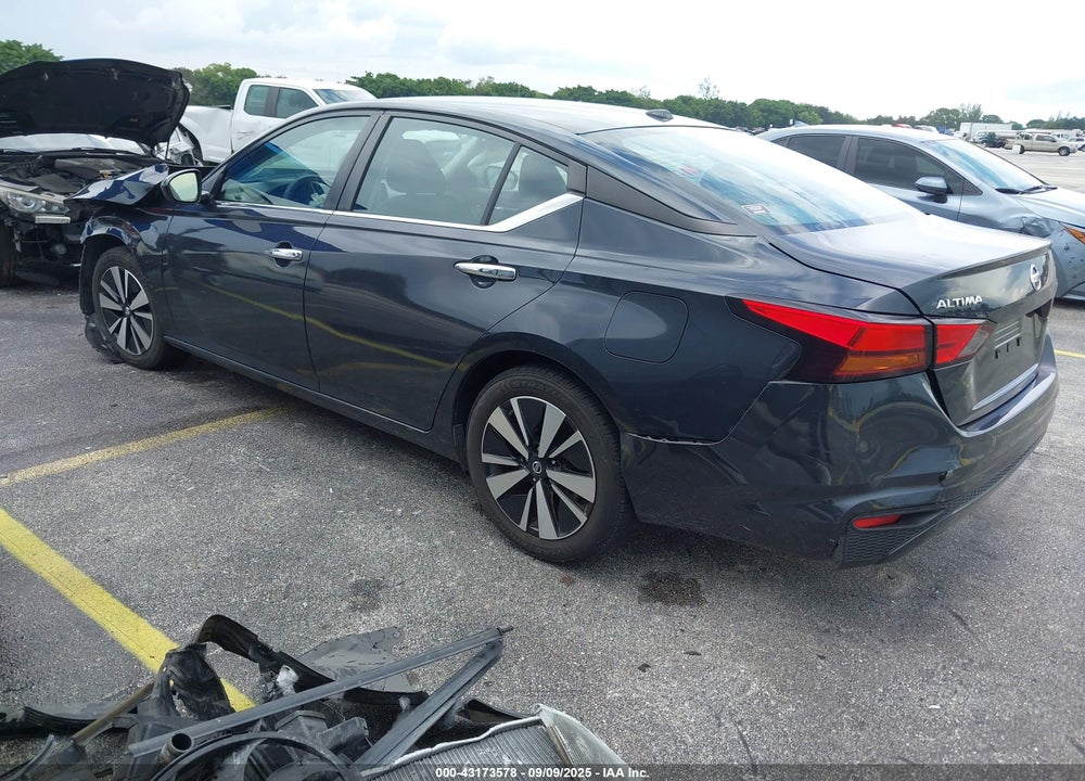 2022 NISSAN ALTIMA SV FWD VIN: 1N4BL4DV7NN353221