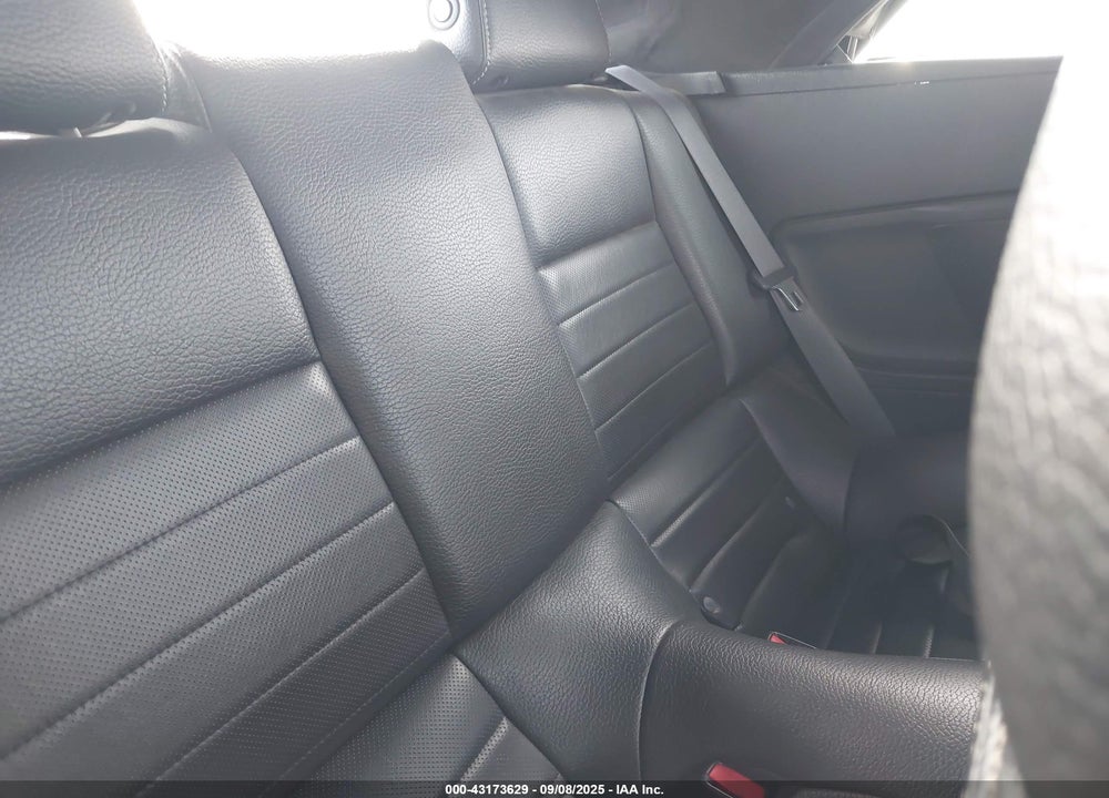 2011 FORD MUSTANG VIN: 1ZVBP8EM3B5109201
