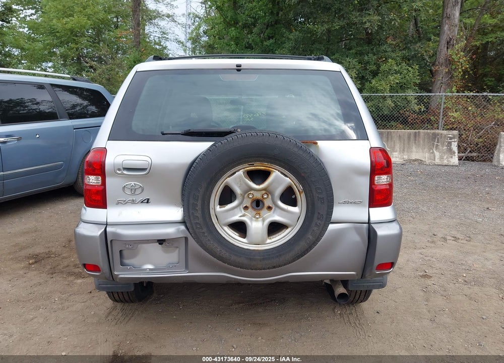 2005 TOYOTA RAV4 VIN: JTEHD20V556036555