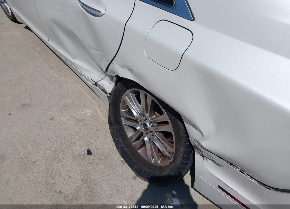 2013 LINCOLN MKZ VIN: 3LN6L2LU2DR827317
