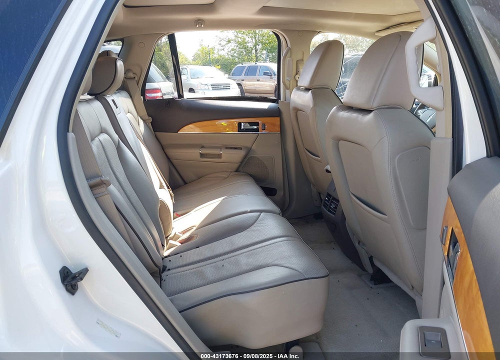 2011 LINCOLN MKX VIN: 2LMDJ6JKXBBJ07026