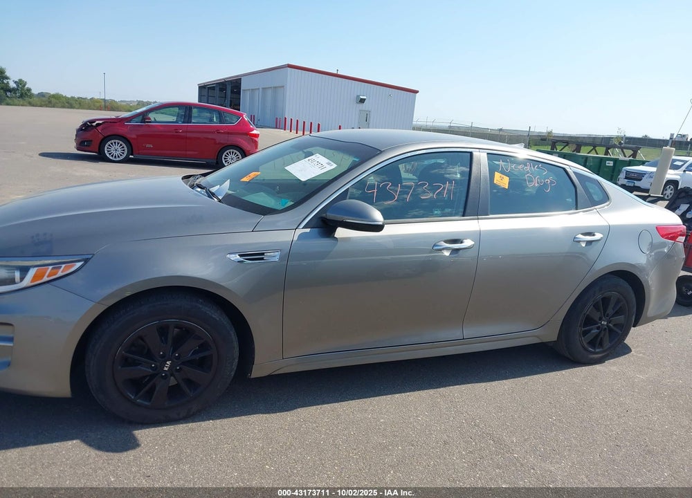 2018 KIA OPTIMA VIN: 5XXGT4L3XJG196130