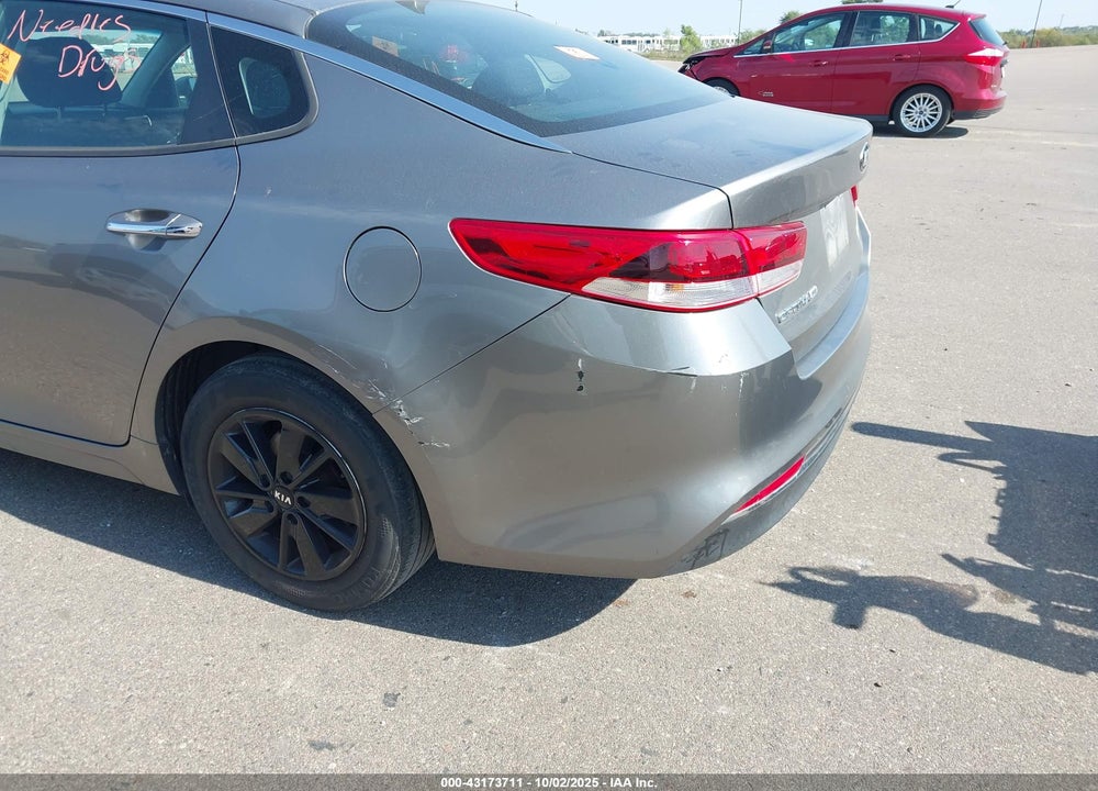 2018 KIA OPTIMA VIN: 5XXGT4L3XJG196130