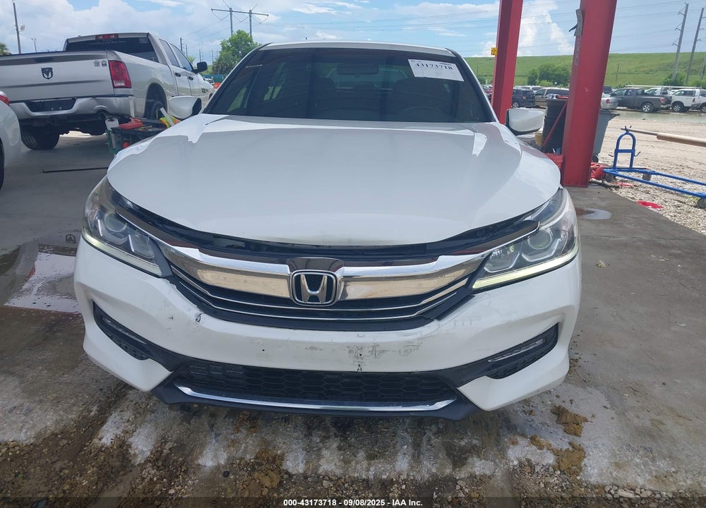 2017 HONDA ACCORD VIN: 1HGCR2F56HA008693