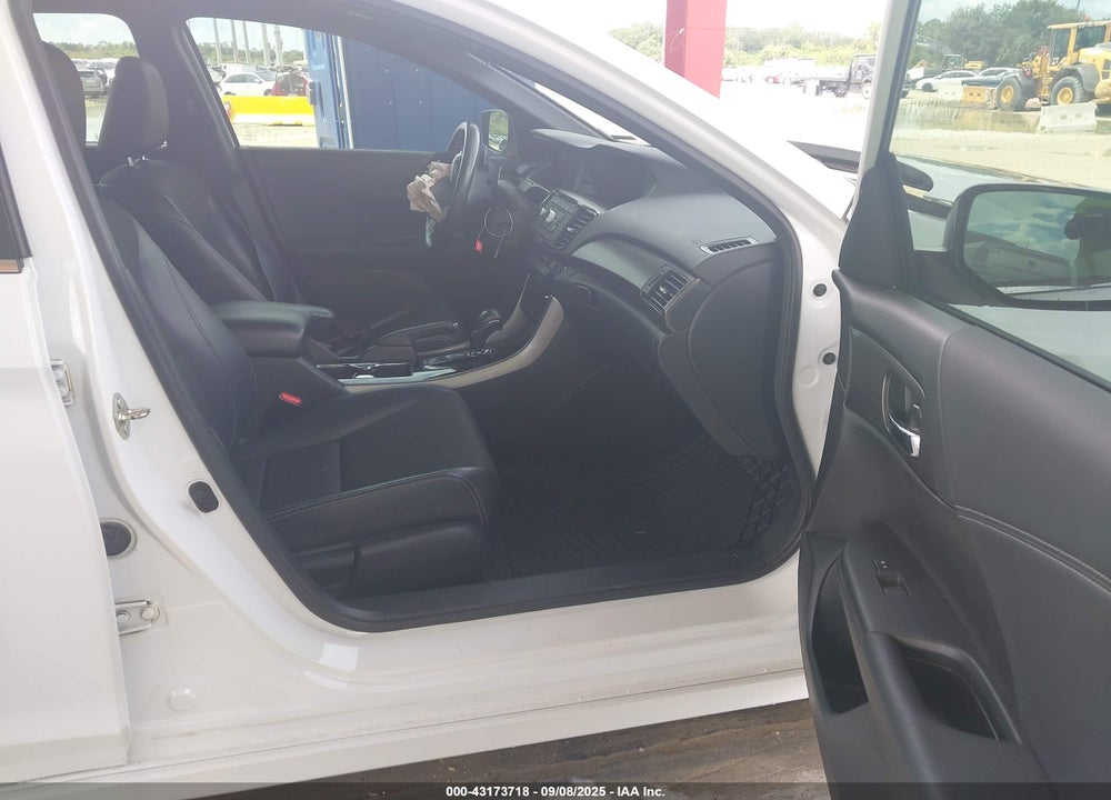 2017 HONDA ACCORD VIN: 1HGCR2F56HA008693