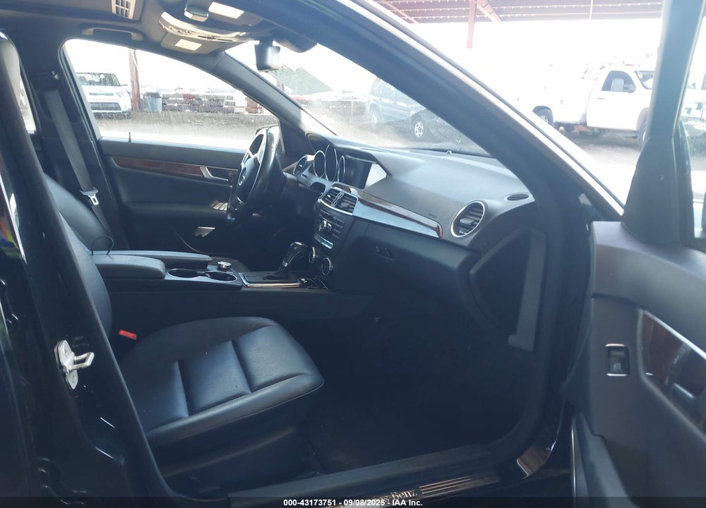 2014 MERCEDES-BENZ C 300 SPORT 4MATIC VIN: WDDGF8AB5EA960269