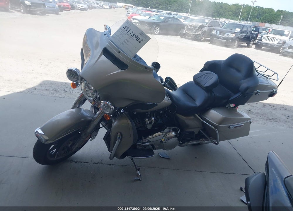 2018 HARLEY-DAVIDSON FLHTCU ULTRA CLASSIC ELECTRA GLD VIN: 1HD1FCC1XJB670572