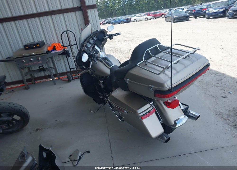 2018 HARLEY-DAVIDSON FLHTCU ULTRA CLASSIC ELECTRA GLD VIN: 1HD1FCC1XJB670572