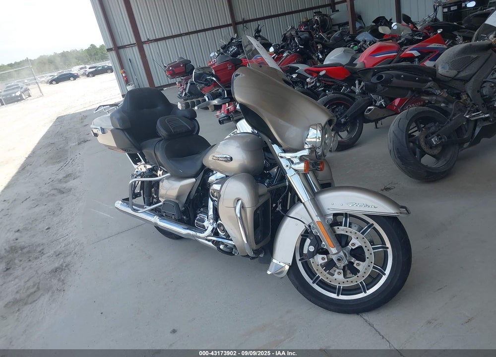 2018 HARLEY-DAVIDSON FLHTCU ULTRA CLASSIC ELECTRA GLD VIN: 1HD1FCC1XJB670572