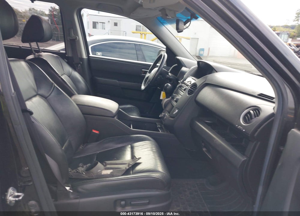 2012 HONDA PILOT VIN: 5FNYF4H96CB012171
