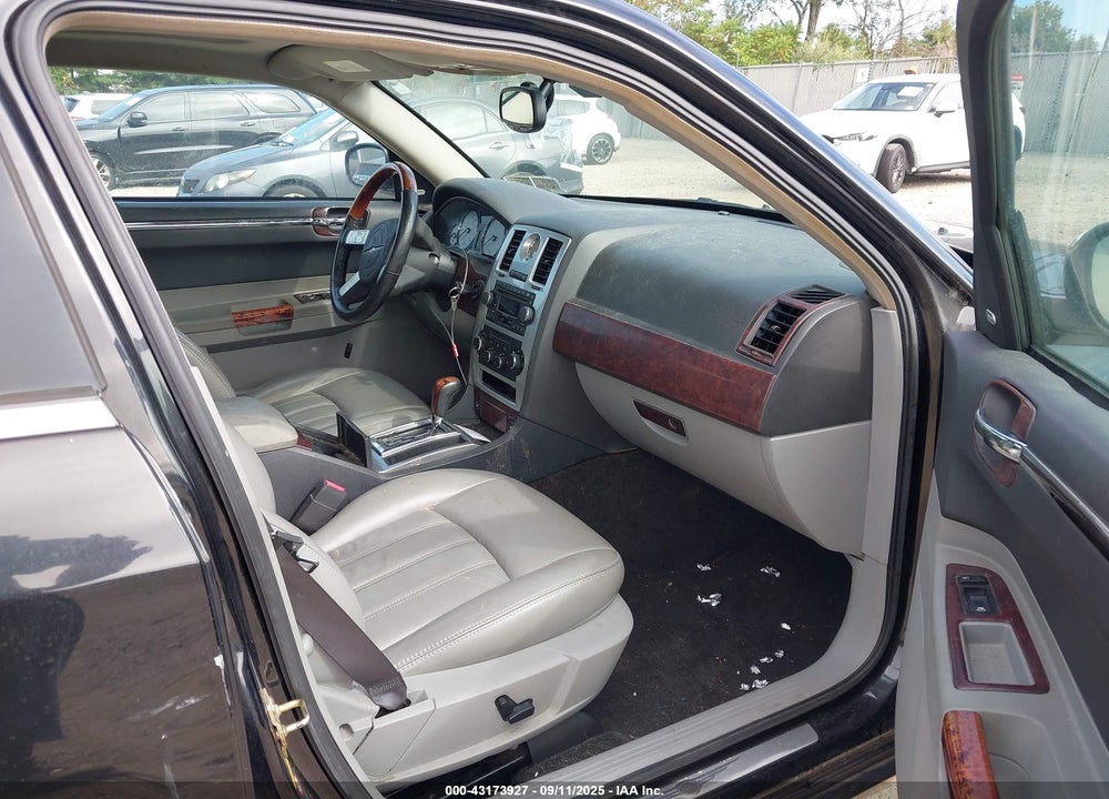 2006 CHRYSLER 300C VIN: 2C3LA63H56H130539