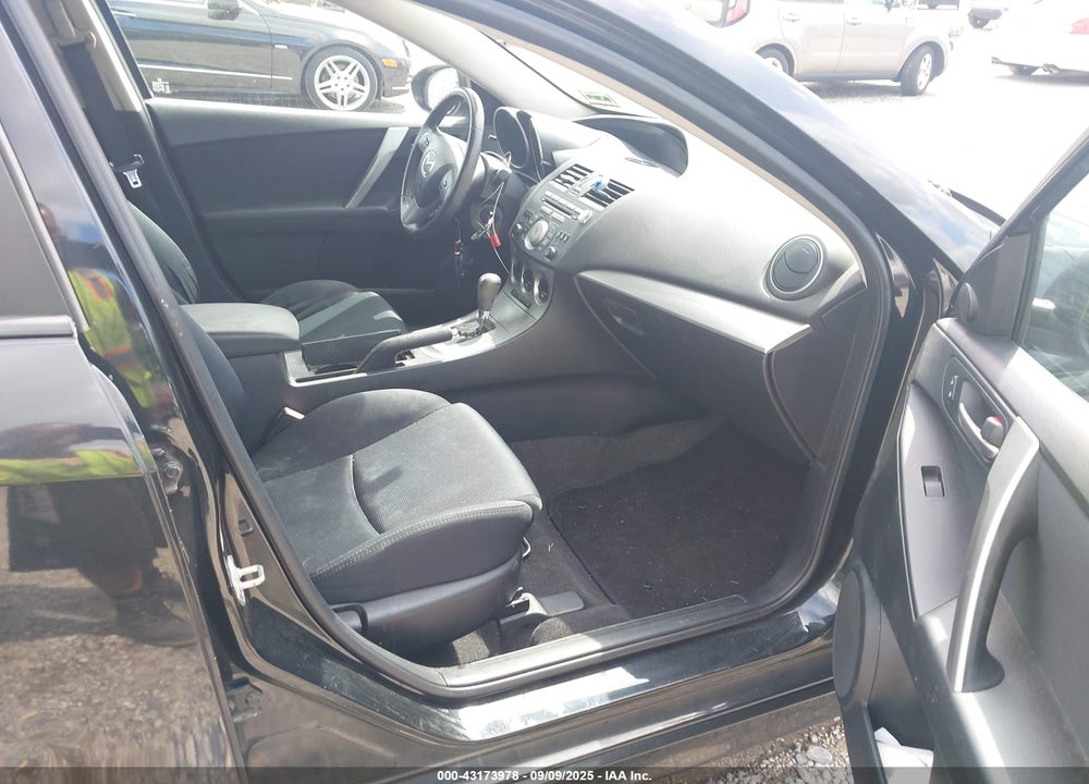 2011 MAZDA 3 VIN: JM1BL1K60B1431958