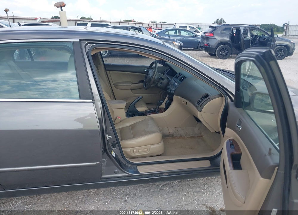 2006 HONDA ACCORD SDN EX-L V6 VIN: 1HGCM66526A055738
