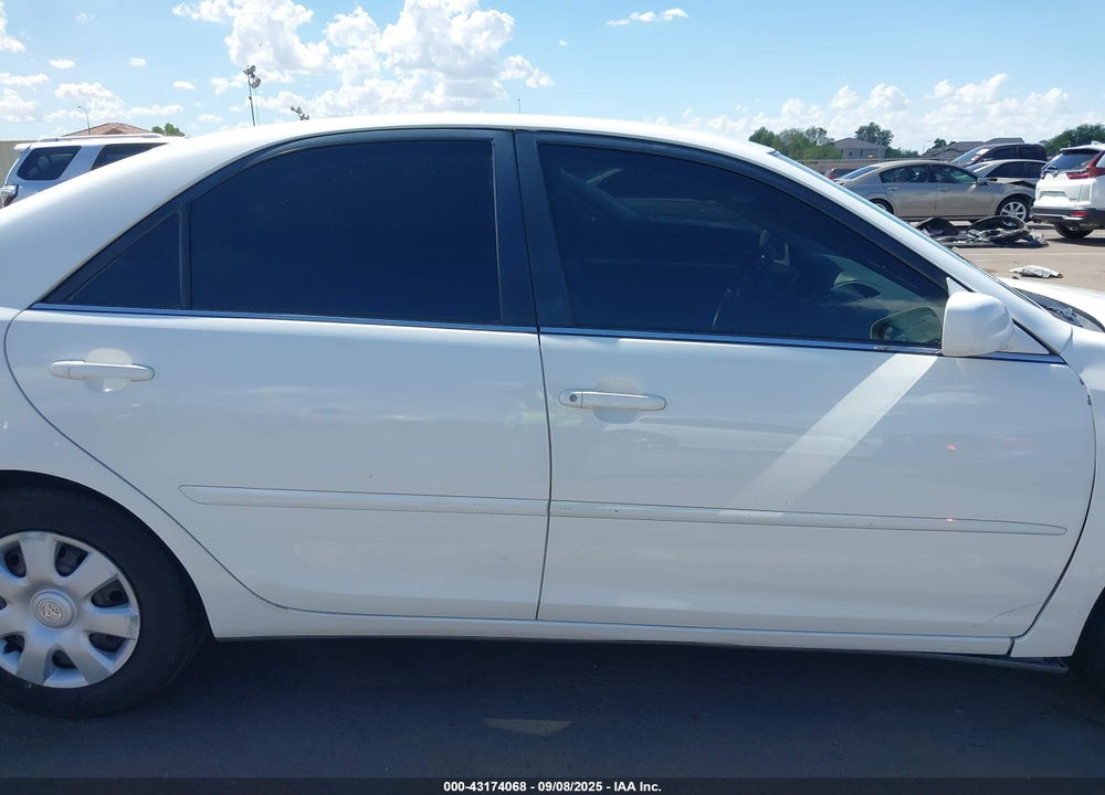 2004 TOYOTA CAMRY LE VIN: JTDBE32K240272050